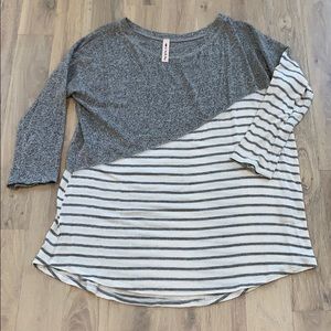 3/4 length sleeve super soft never worn shirt